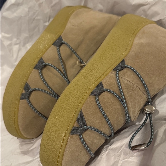 FREE PEOPLE SNOWDROP MICRO MUKLUK BOOTIES with Genuine Shearling NWT sz 8 - Picture 4 of 7